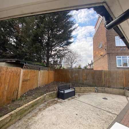 Private House With Free Park For Group Near Wembley Station Villa Londres Exterior foto