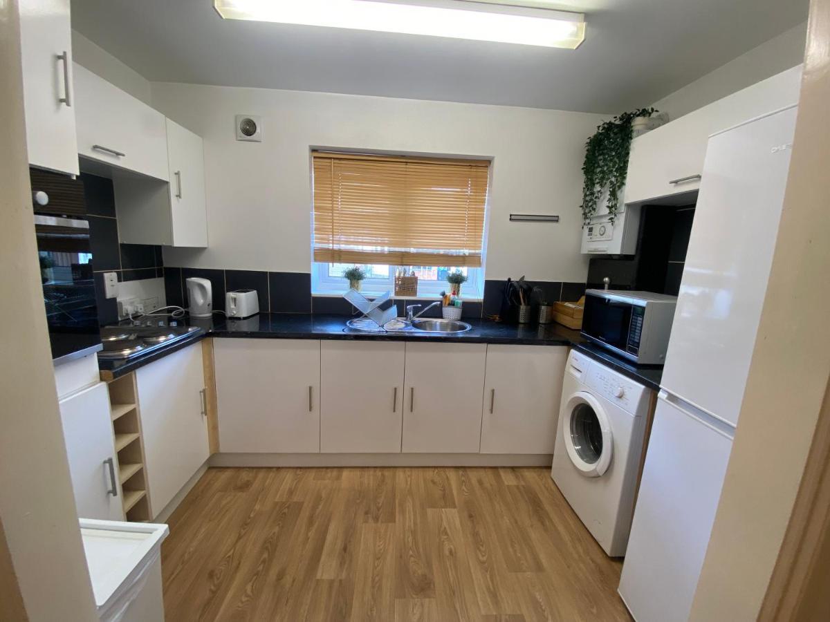 Private House With Free Park For Group Near Wembley Station Villa Londres Exterior foto